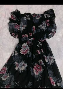 Black Floral Top 🖤