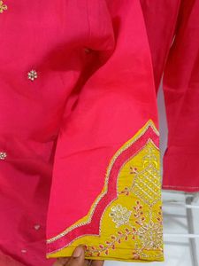 Pink premium quality pearl Embellished Kurta Set
