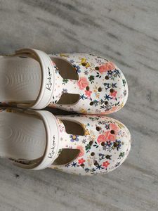 Kickons Crocs Sandals