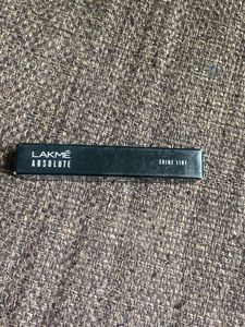 Lakme Absolute Shine Line