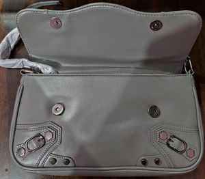 Iykyk Greay Metal Design Shoulder Bag
