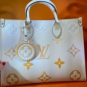 Louis Vuitton White Handbag 1st Copy Women...