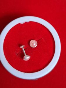 Beautiful New Pearl Studs