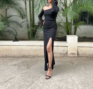 Bodycon Black Dress With Slit