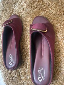 Elegant Maroon Flats