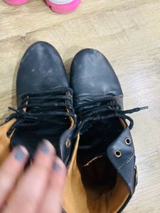 Black Shoes With Heels