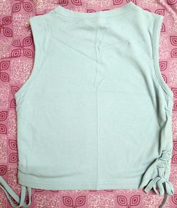 Crop fitted top