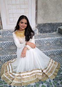 Elegant White & Gold Embroidered Anarkali 🪷🕊🍃
