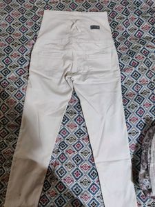 White High-Waisted Button Jeans