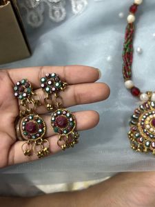 Maroon &amp; Green Diamond Jewellery Set