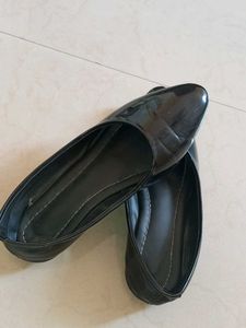 Black Patent Leather Pointed Toe Flats