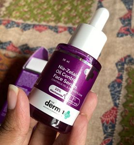 Derma Co Nia-Zelaic Face Serum