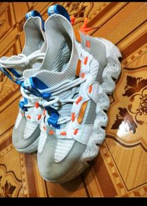 Comfortable White Sports Shoes