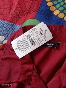 Chic Cropped Twist-Front Top