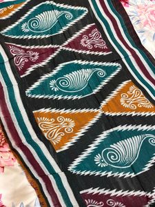 Elegant Ethnic Saree (with No Blouse Piece)