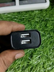 Dual Usb Charger 2.4A Charging