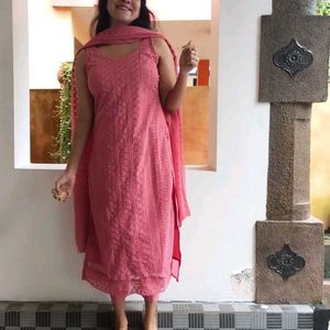 Mauve/ Pink Color Sleevless Kurta Set_Emboidary