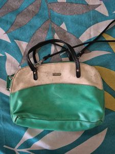 Lavie Sling Bag