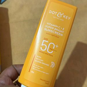DOT &amp; KEY VIT C + E Super Bright Suncreen!