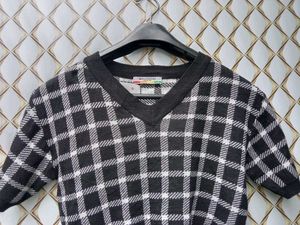 New With Tag Korean Boxy Cute Top