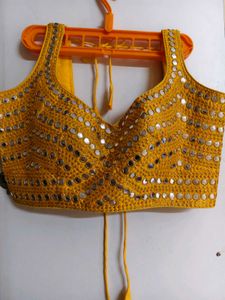 Mirror Work Backopen Dori Blouse💛