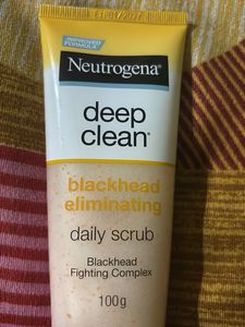 Neutrogena Deep Clean Daily Scrub