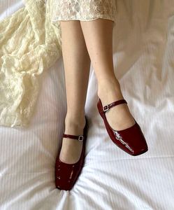 Mary Jane Shoes/Ballerina Flats