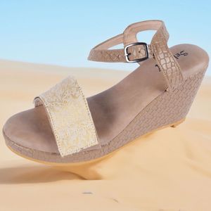 Wedges With Multi-stylin Straps