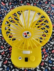 Cute Yellow Mini Fan - Rechargeable❤️