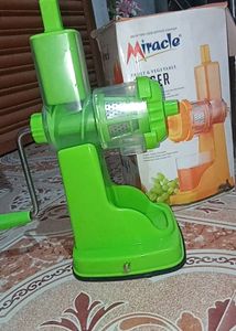 Fruit & Vegetable Juicer (Without Glass)