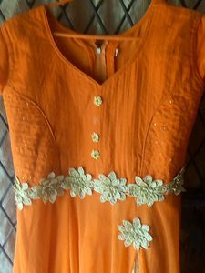 XL gown used 2 times