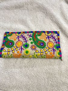 Beautiful Hand Made Design Clutch 💚