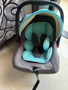 R for Rabbit Picaboo Baby Carry Cot
