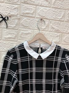 Black Korean sweater 🕸️🕷️🌷