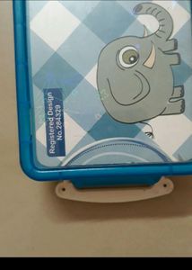 BOX FOR CHILDRENS TO KEEP PENS