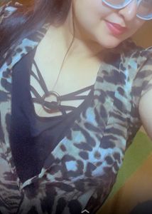 Stylish top with attached inner