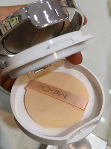 ME-ON Whitening Compact Powder