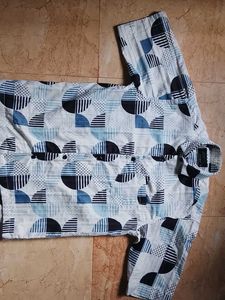 Stylish Geometric Pattern Men&#39;s Casual Shirt