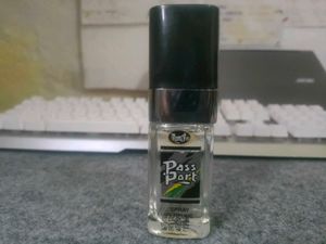 Pass Port Parfume With White Oud Bottle