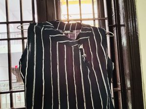 Striped Sleeveless Kurta