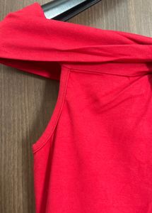 Off shoulder Red One Pic