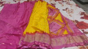Beautiful Yellow With Dark Pink Pallu&blouse