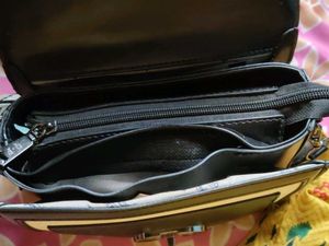 Chic Two-Tone Handbag