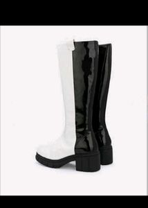 KNEE HIGH BOOTS IN GREAT CONDITION
