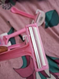 Pink Disposable Razors - 7 Pack