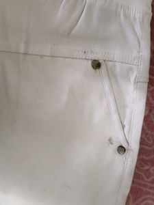 White Capri Leggings