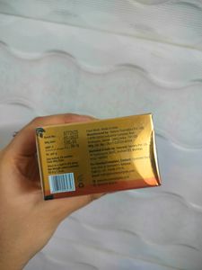Pilgrim 24k Gold Mask Viral Product