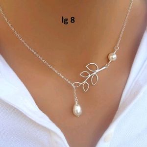 Trendy Chain With Leaf Pendant