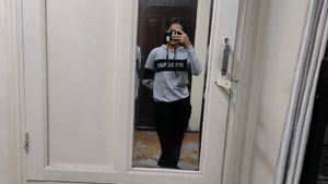 Grey Sweatshirt
