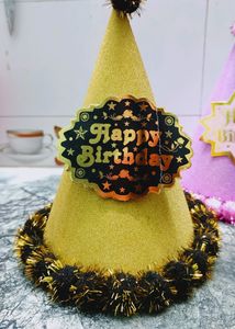 Birthday hats Gold